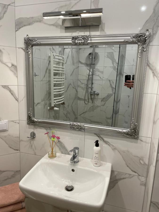Komfort Apartament Naleczow Bagian luar foto